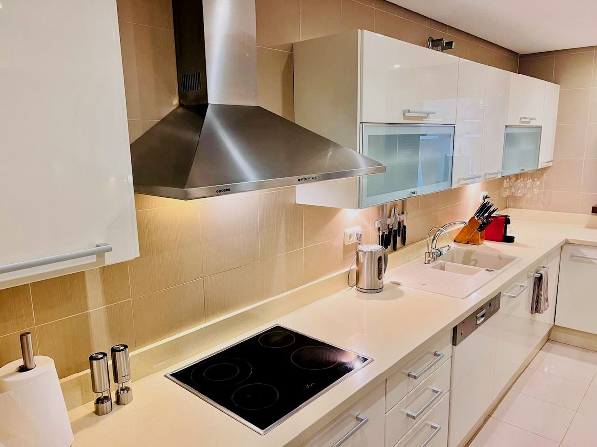 3 Bedroom Apartment in Marbella - Photo 8