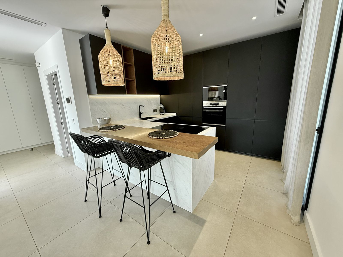 4 Bedroom Villa in Estepona - Photo 15
