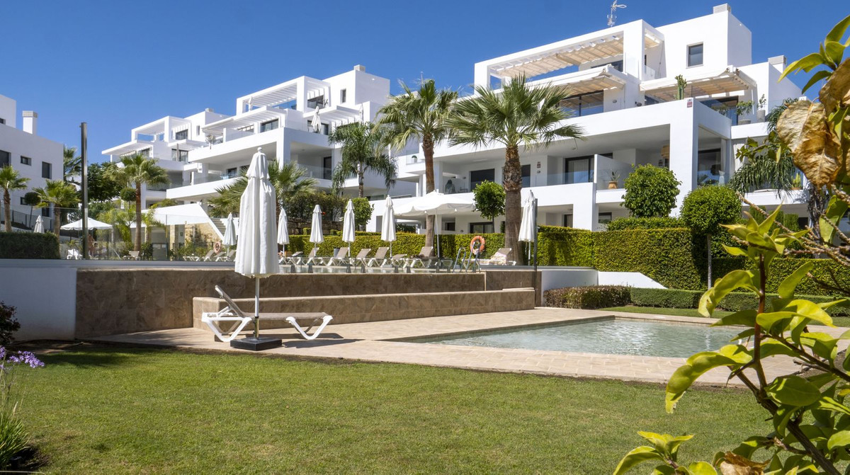 2 Bedroom Apartment in Estepona - Photo 23