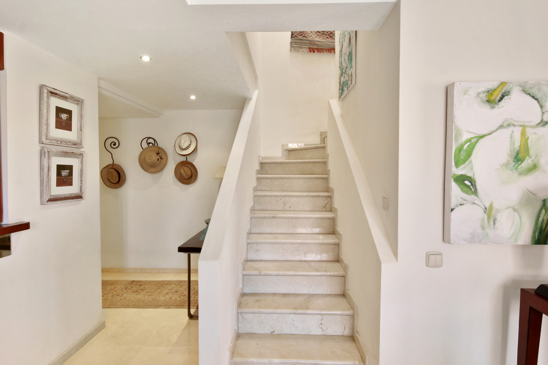 3 Bedroom Penthouse in Estepona - Photo 9