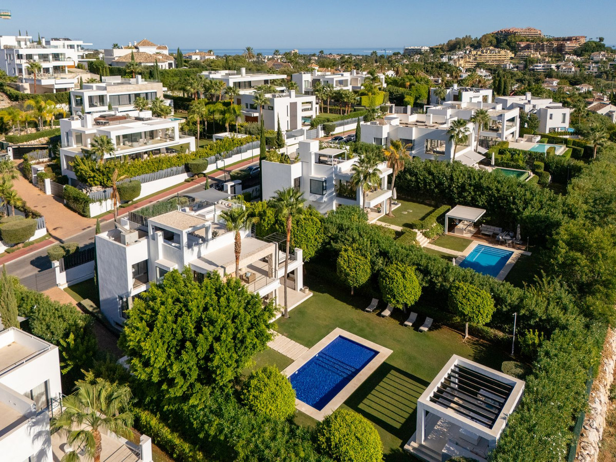 6 Bedroom Villa in Marbella - Photo 46
