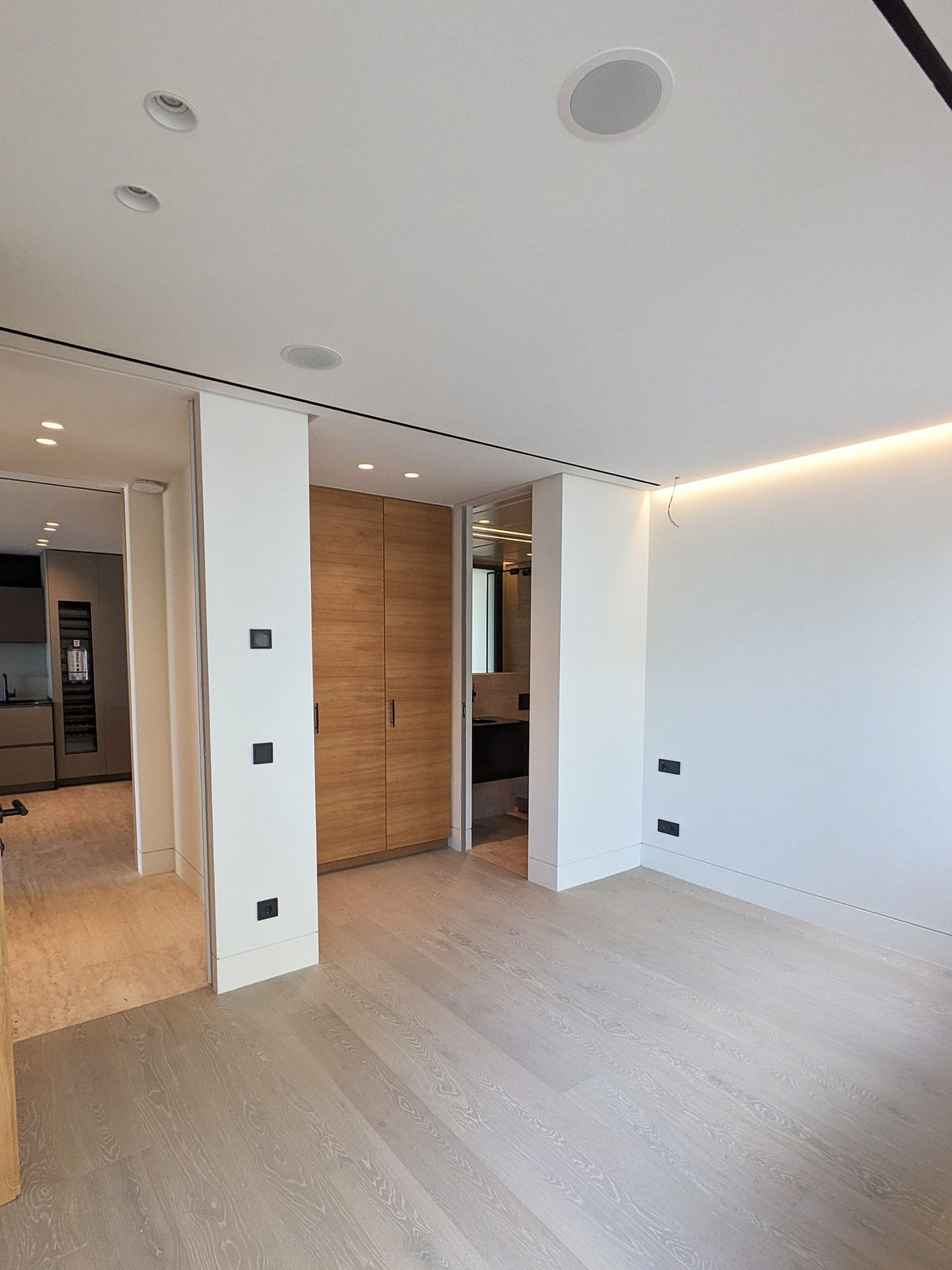 2 Bedroom Apartment in Estepona - Photo 12