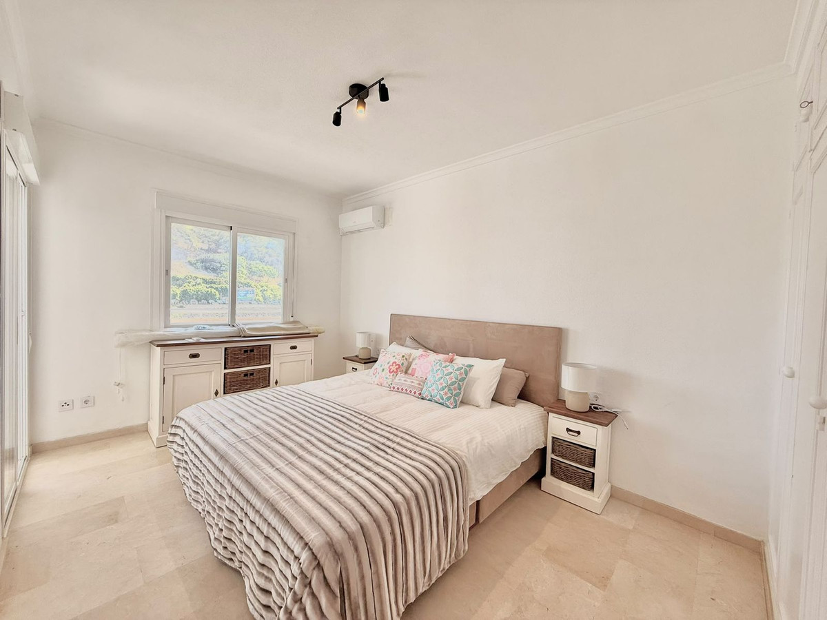 2 Bedroom Apartment in Fuengirola - Photo 15