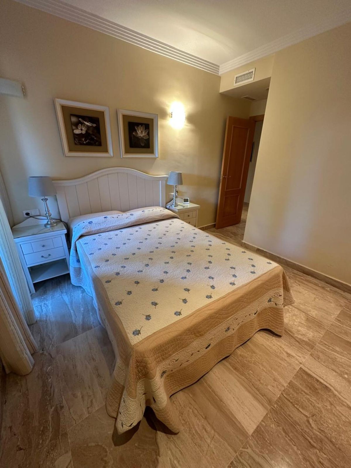 3 Bedroom Apartment in Estepona - Photo 22