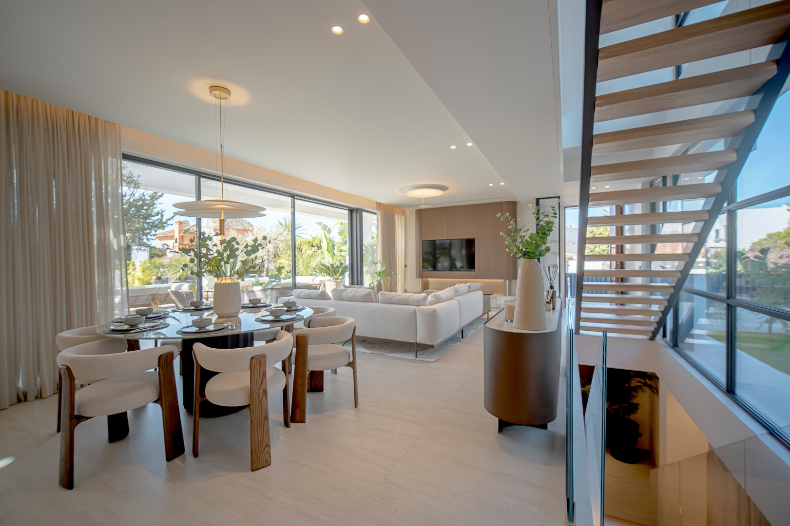 4 Bedroom Villa in Marbella - Photo 7