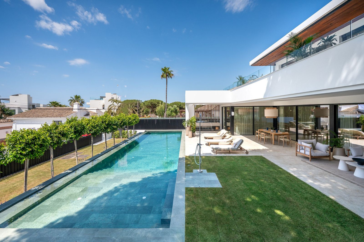 6 Bedroom Villa in Marbella - Photo 15