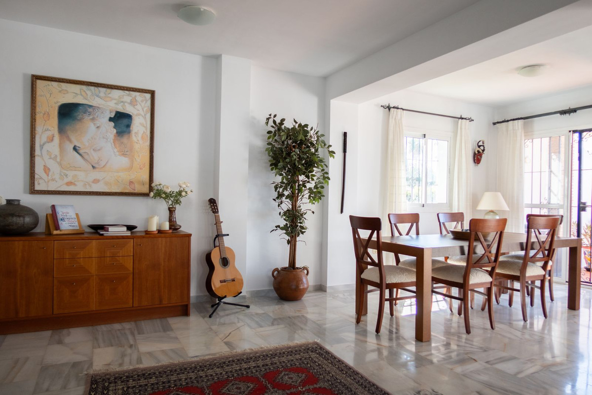 3 Bedroom Villa in Estepona - Photo 5