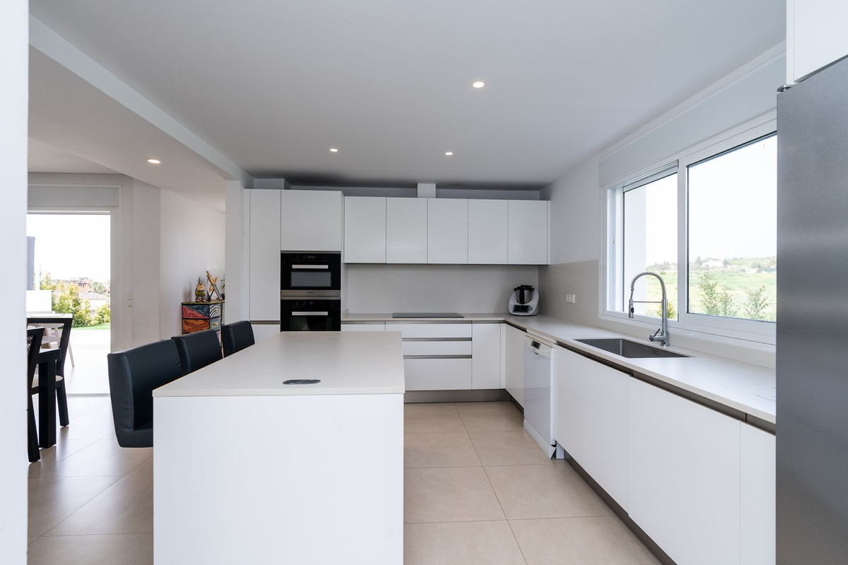 3 Bedroom Villa in Estepona - Photo 5