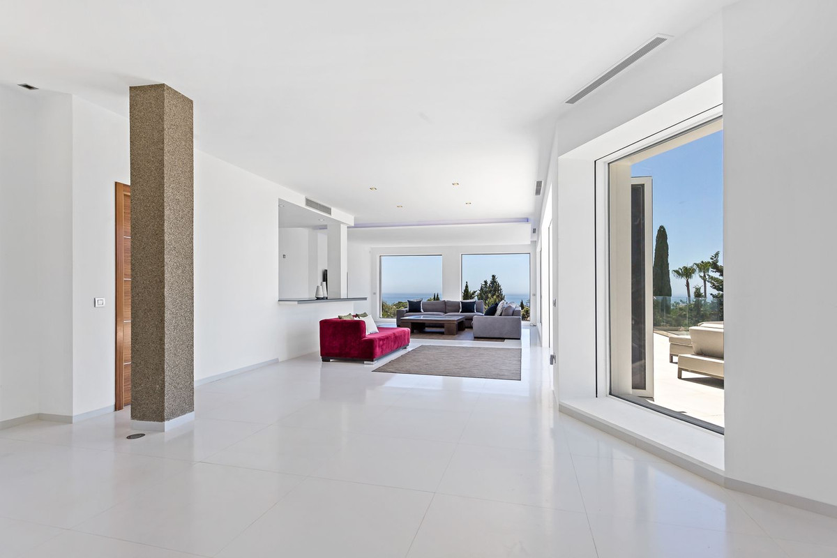 7 Bedroom Villa in Marbella - Photo 48