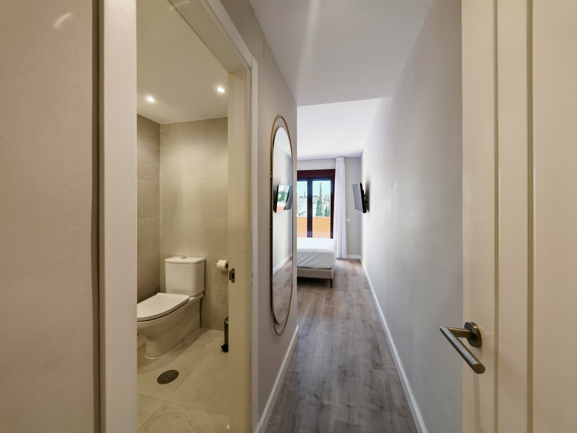 2 Bedroom Apartment in Benahavís - Foto 9