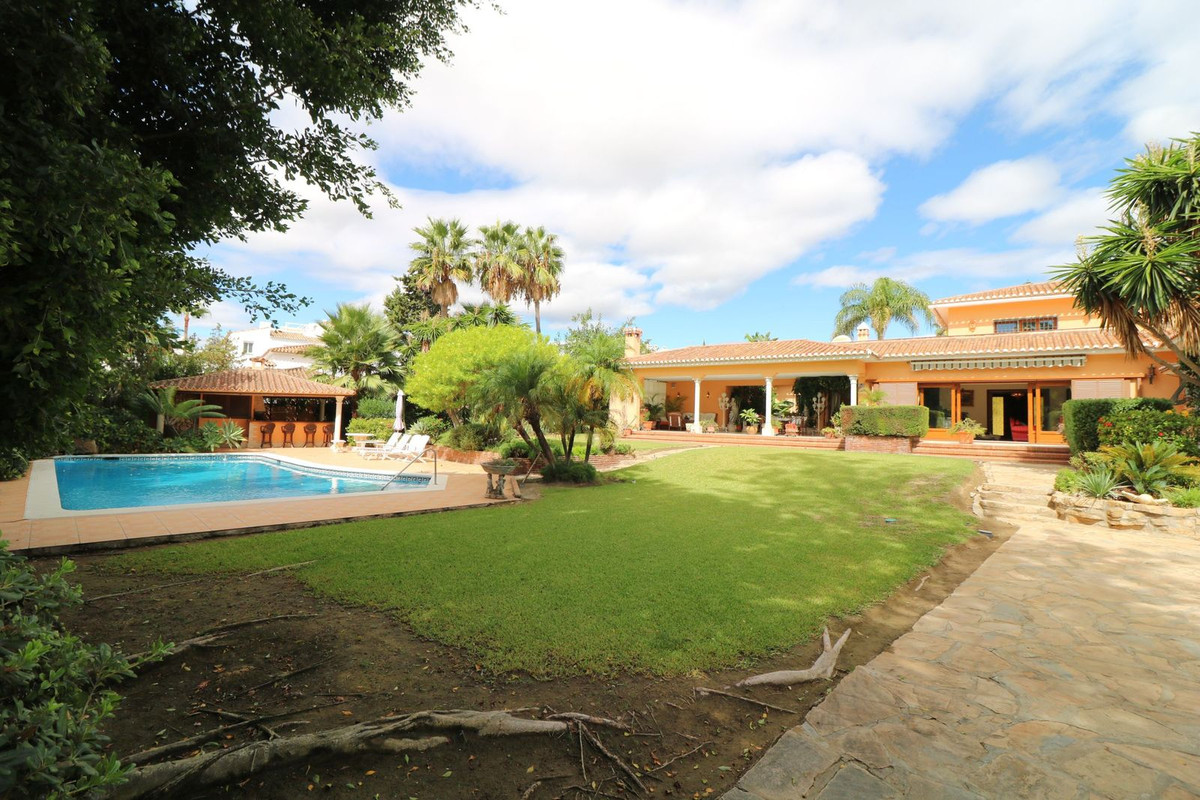 6 Bedroom Villa in Estepona - Foto 6