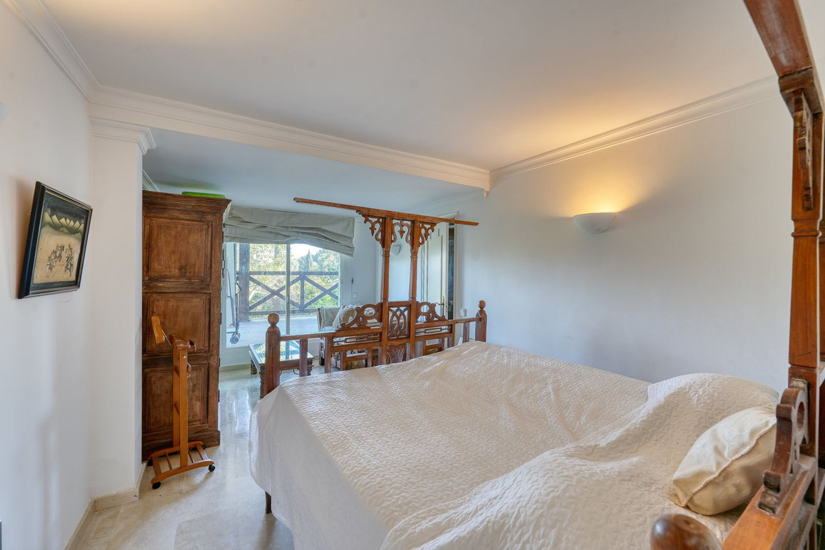 5 Bedroom Villa in Sotogrande - Photo 28