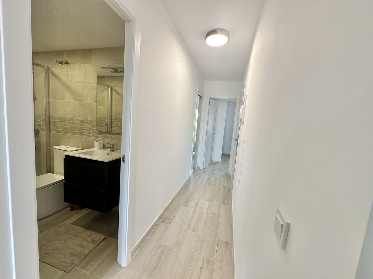 2 Bedroom Apartment in Mijas - Photo 15