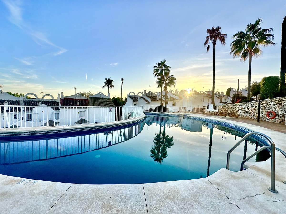 2 Bedroom Townhouse in Marbella - Photo 23