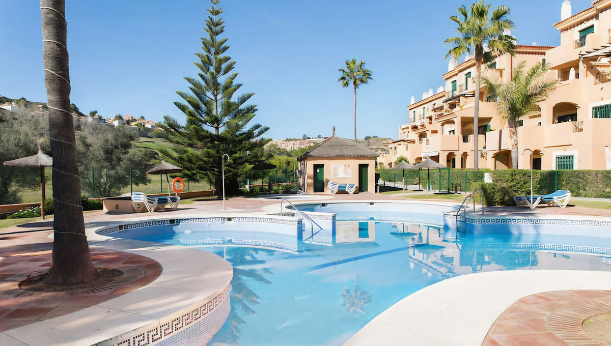 3 Bedroom Penthouse in La Duquesa - Photo 14