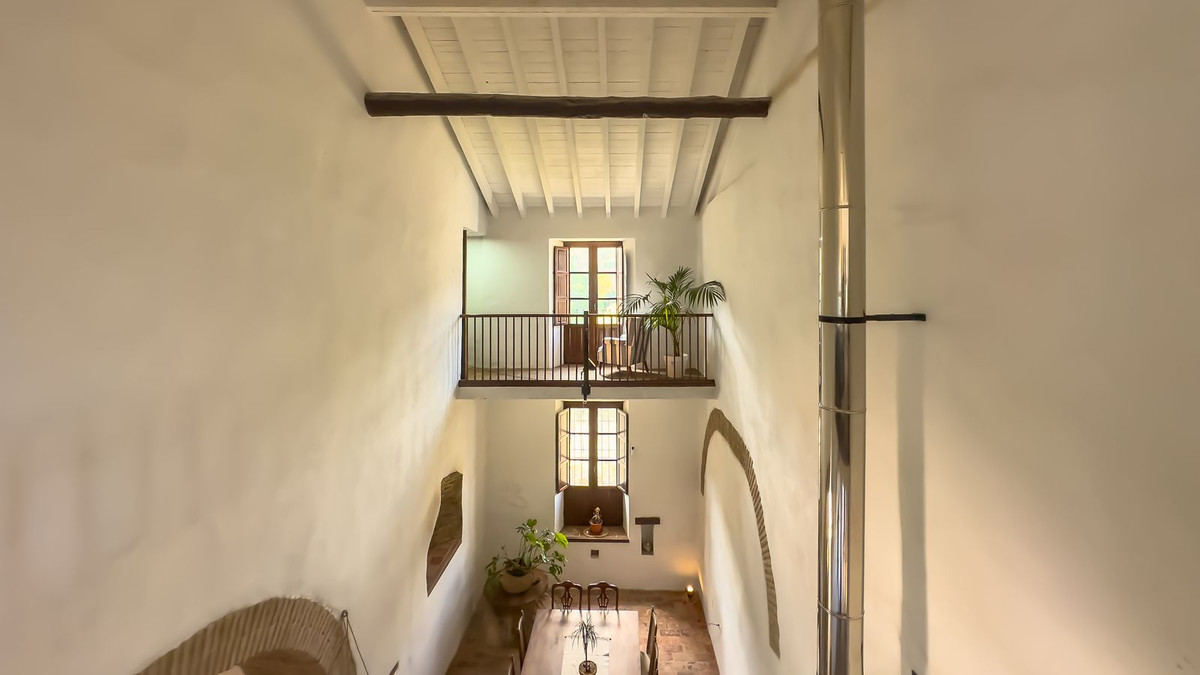 8 Bedroom Country house in Málaga - Photo 43