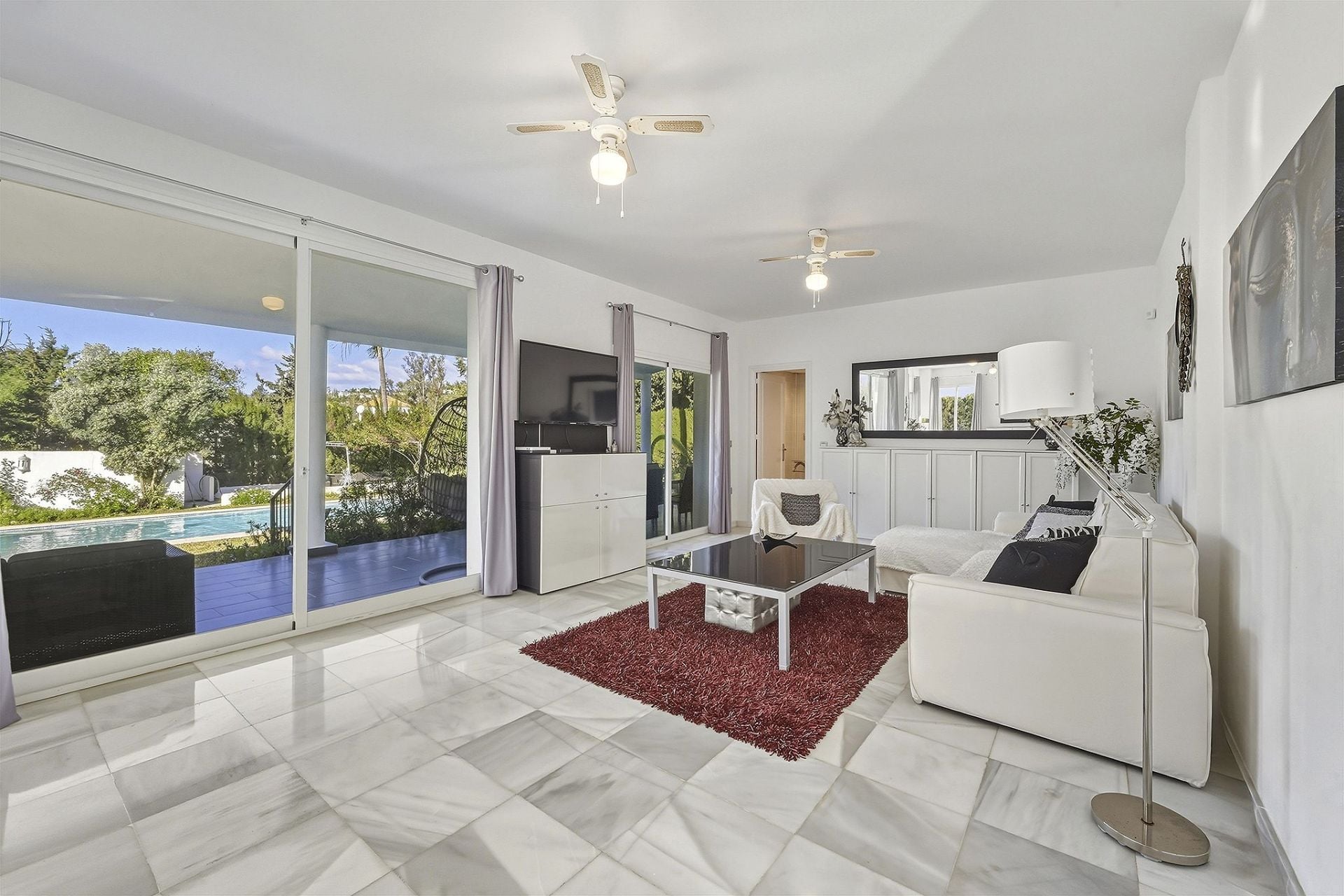 8 Bedroom Villa in Marbella - Photo 7