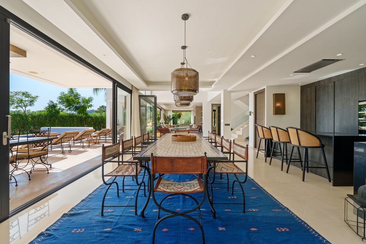 6 Bedroom Villa in Marbella - Photo 19