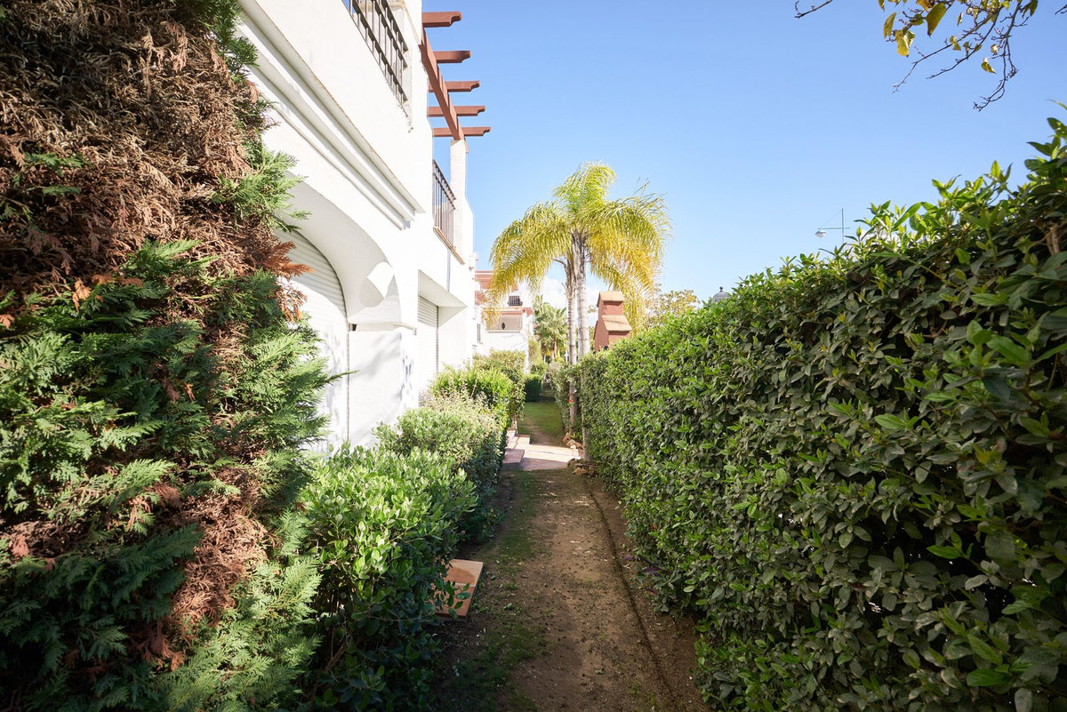 3 Bedroom Apartment in San Pedro de Alcántara - Photo 37