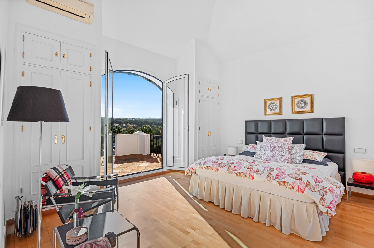 6 Bedroom Villa in Sotogrande - Photo 19