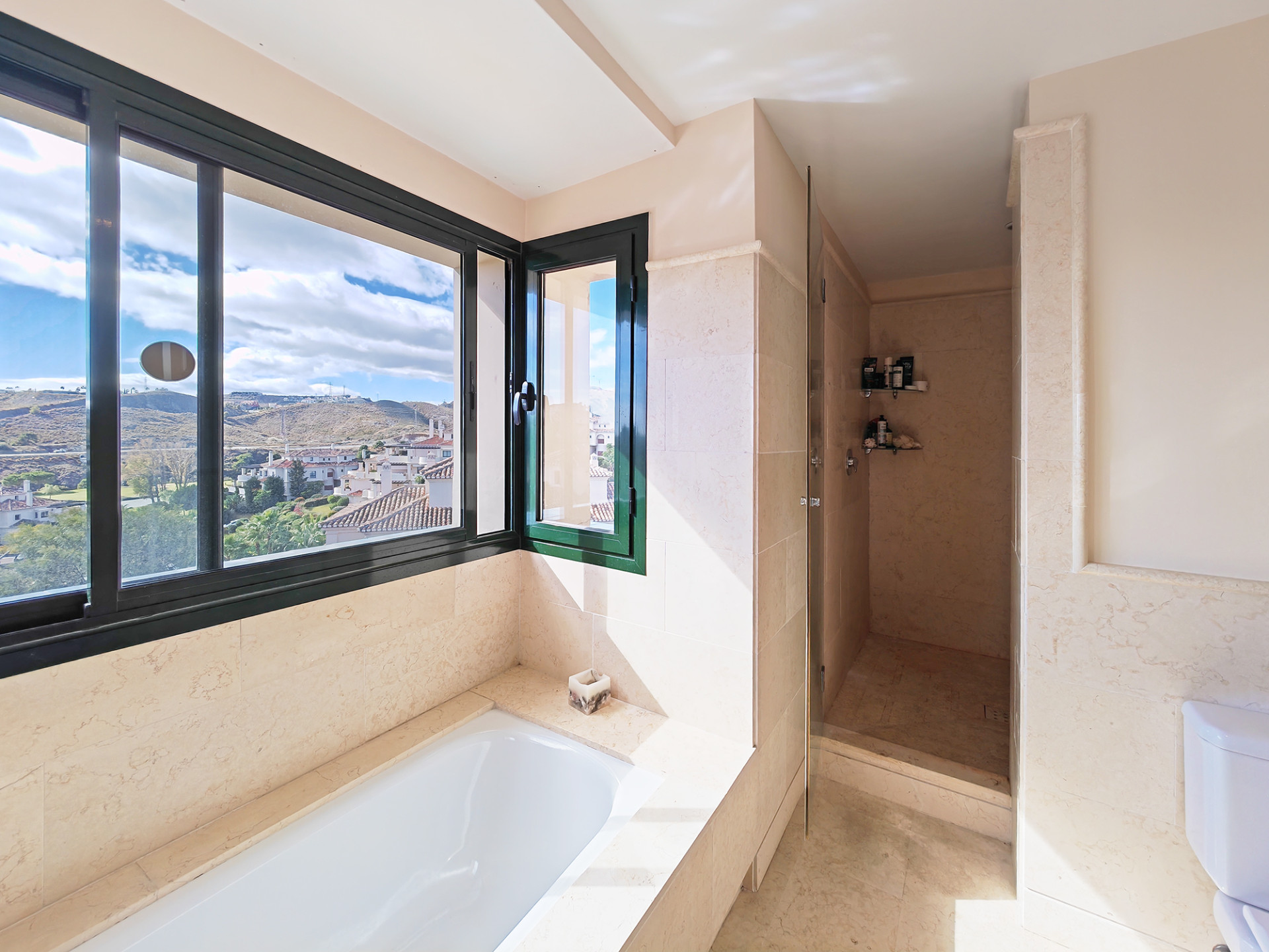4 Bedroom Penthouse in Benahavís - Foto 14