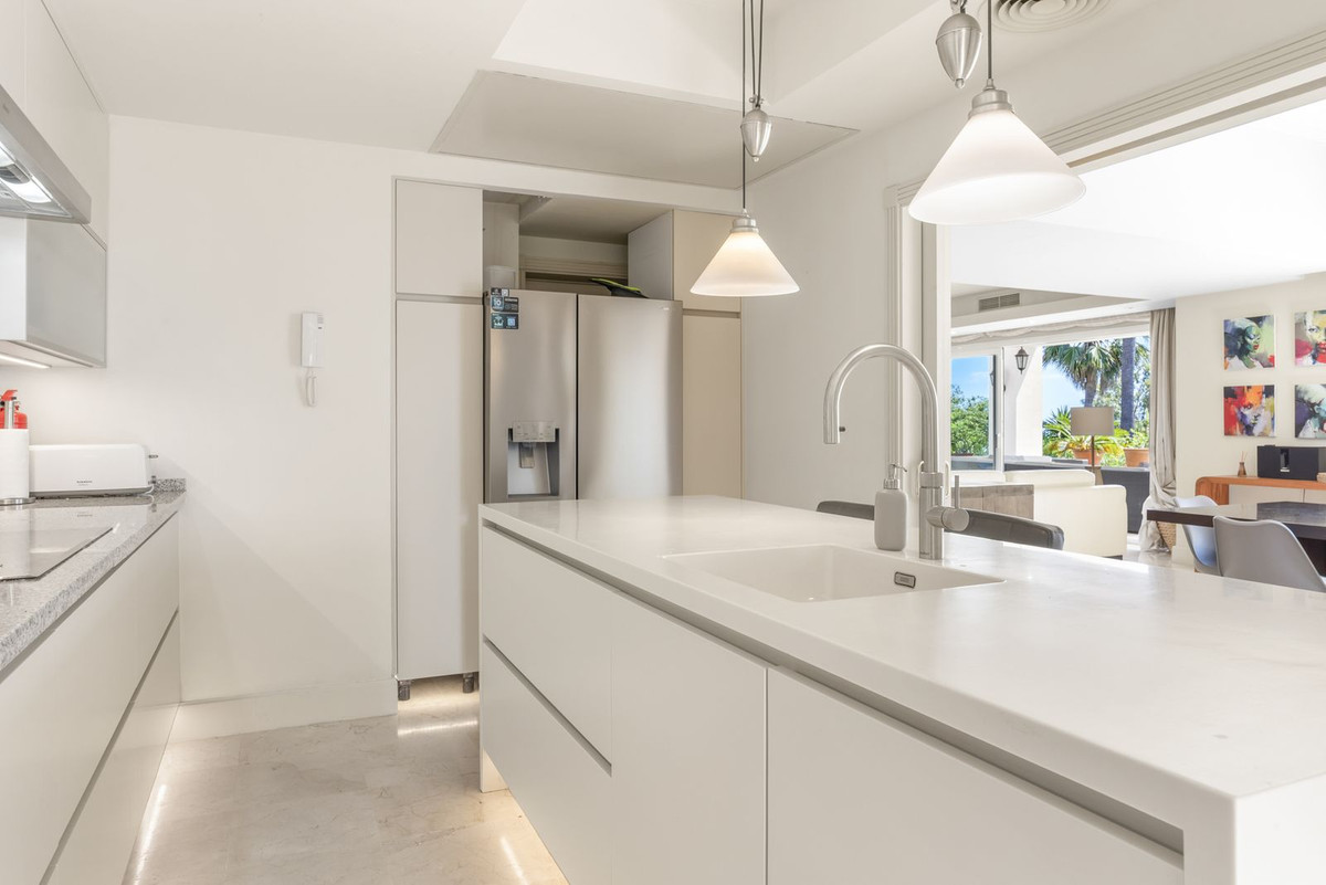 4 Bedroom Villa in Manilva - Photo 13