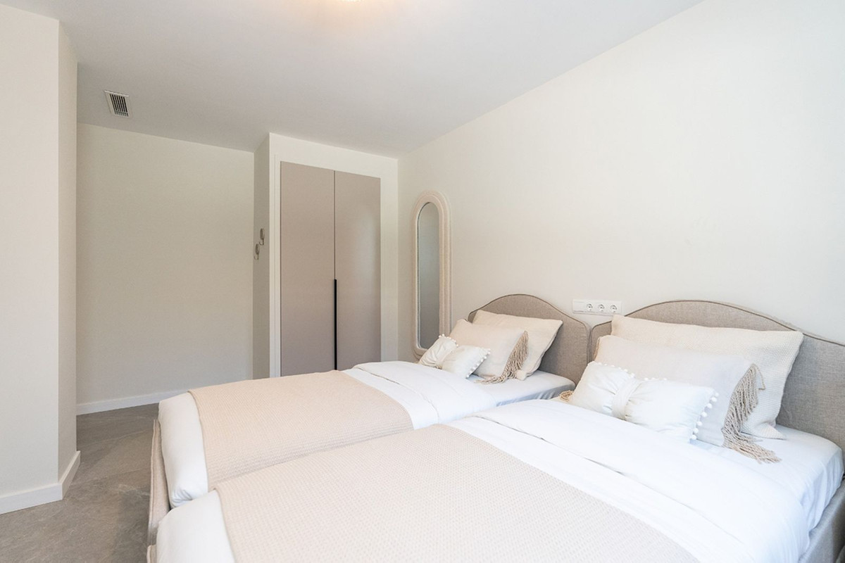 3 Bedroom Apartment in Benahavís - Photo 33