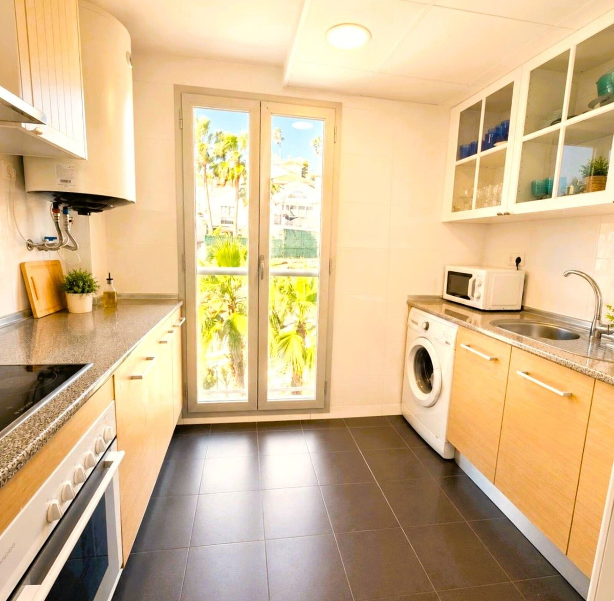2 Bedroom Apartment in Mijas - Photo 8
