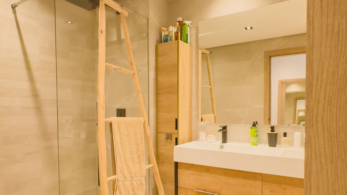 3 Bedroom Penthouse in Istán - Photo 50