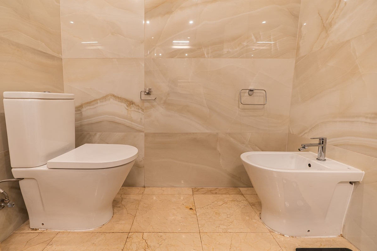 1 Bedroom Apartment in Estepona - Photo 14