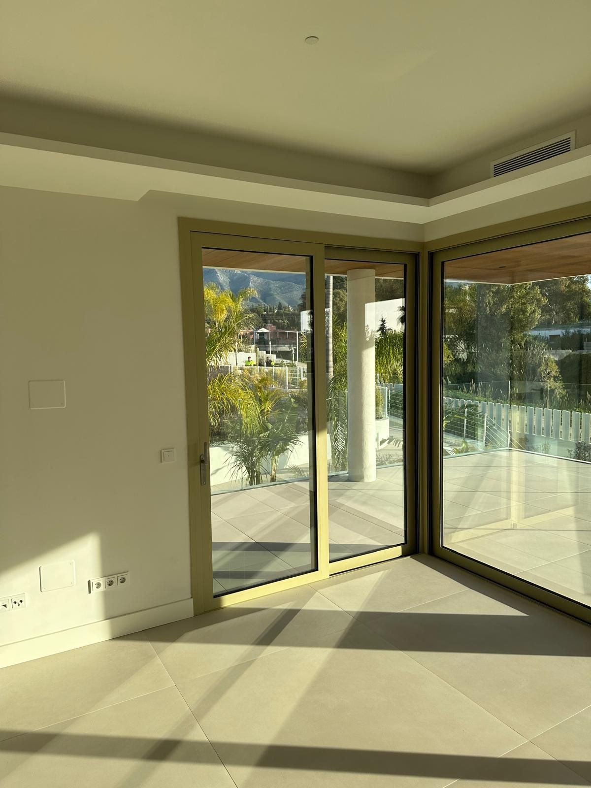 2 Bedroom Apartment in Marbella - Photo 7