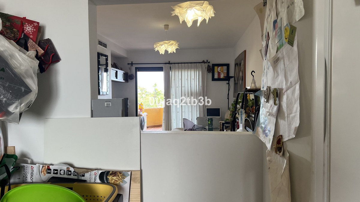 2 Bedroom Apartment in Estepona - Photo 10