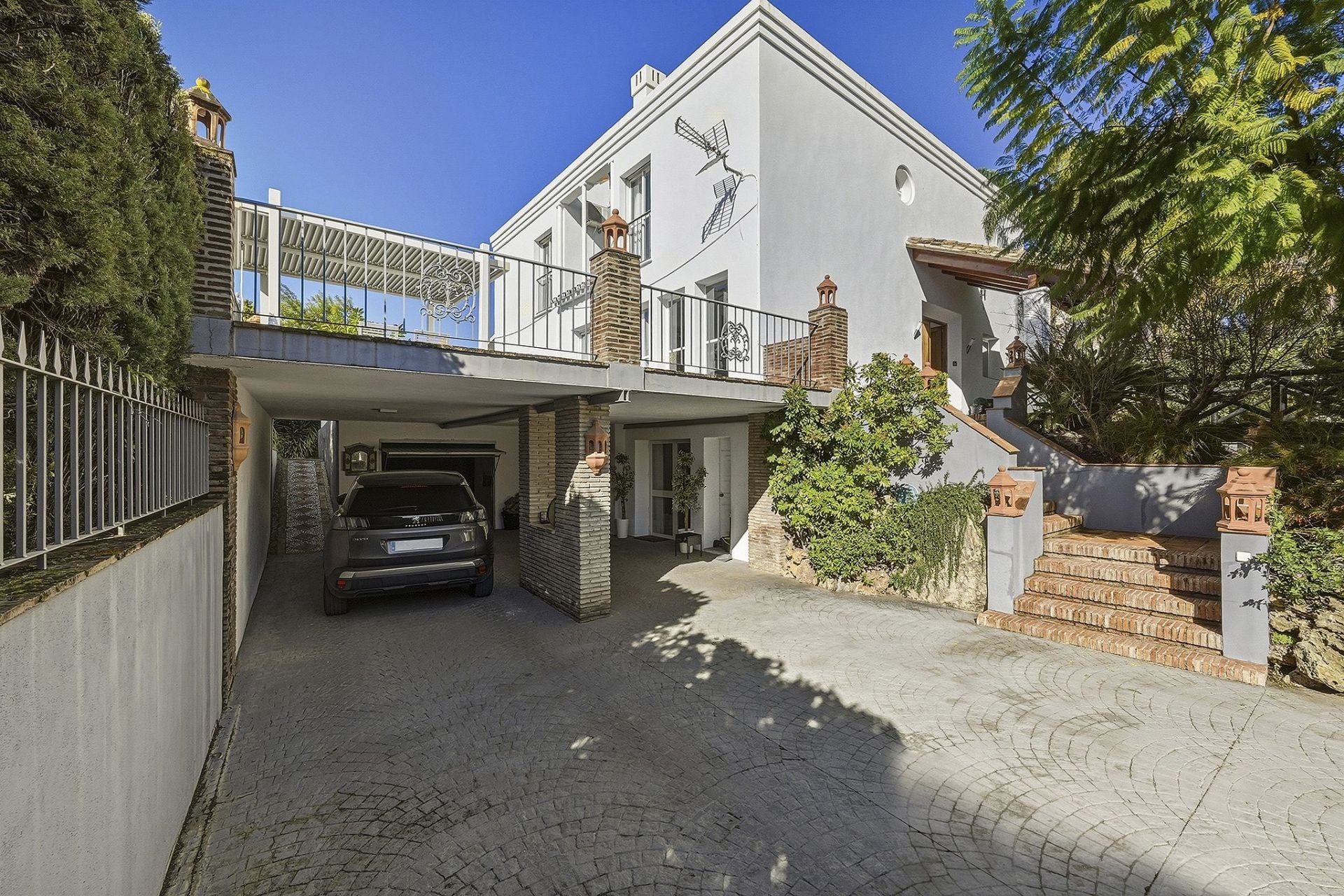 8 Bedroom Villa in Marbella - Photo 20
