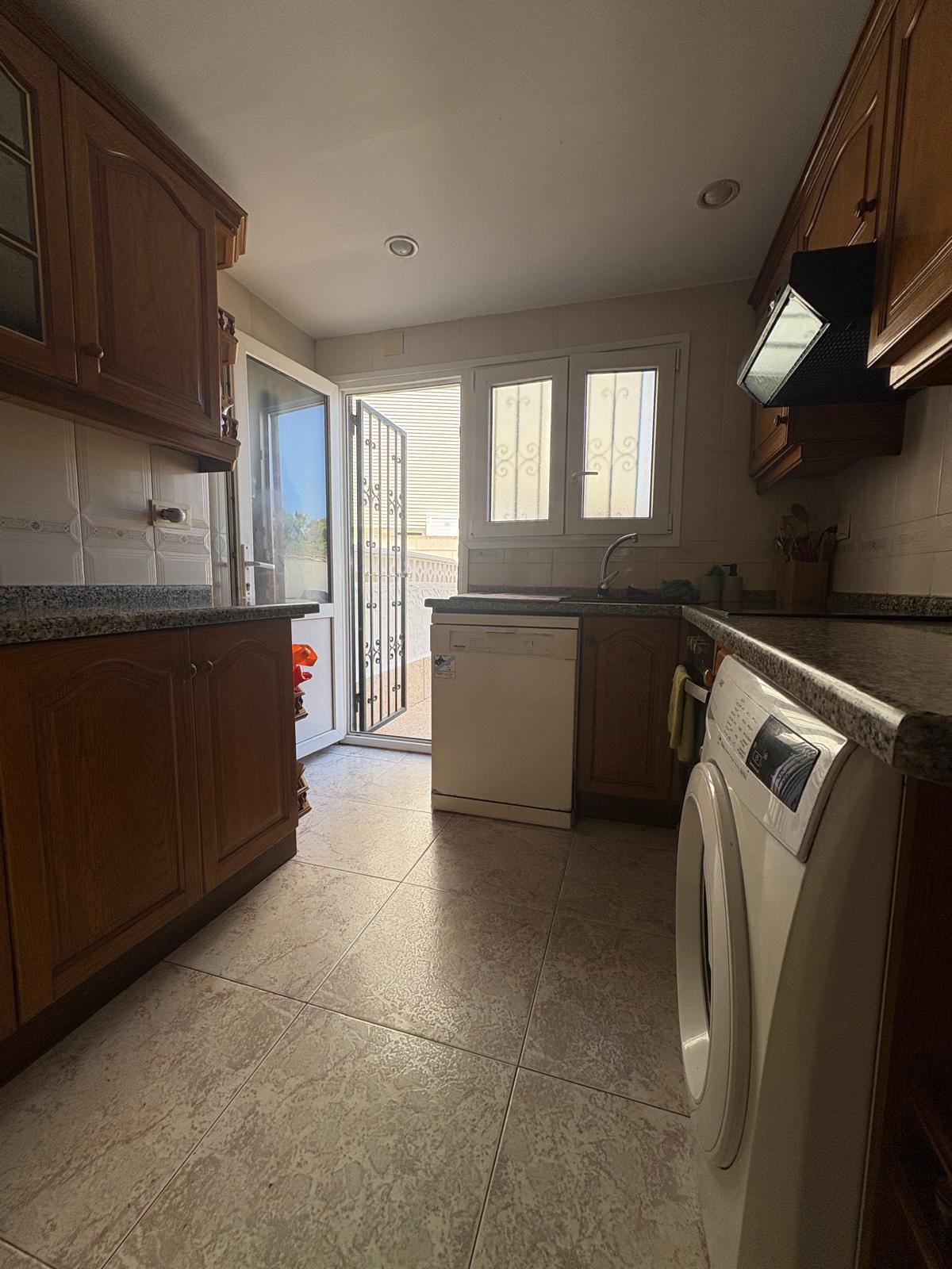 Apartamento com 3 quartos com piscina em Alicante, Espanha – Foto 23