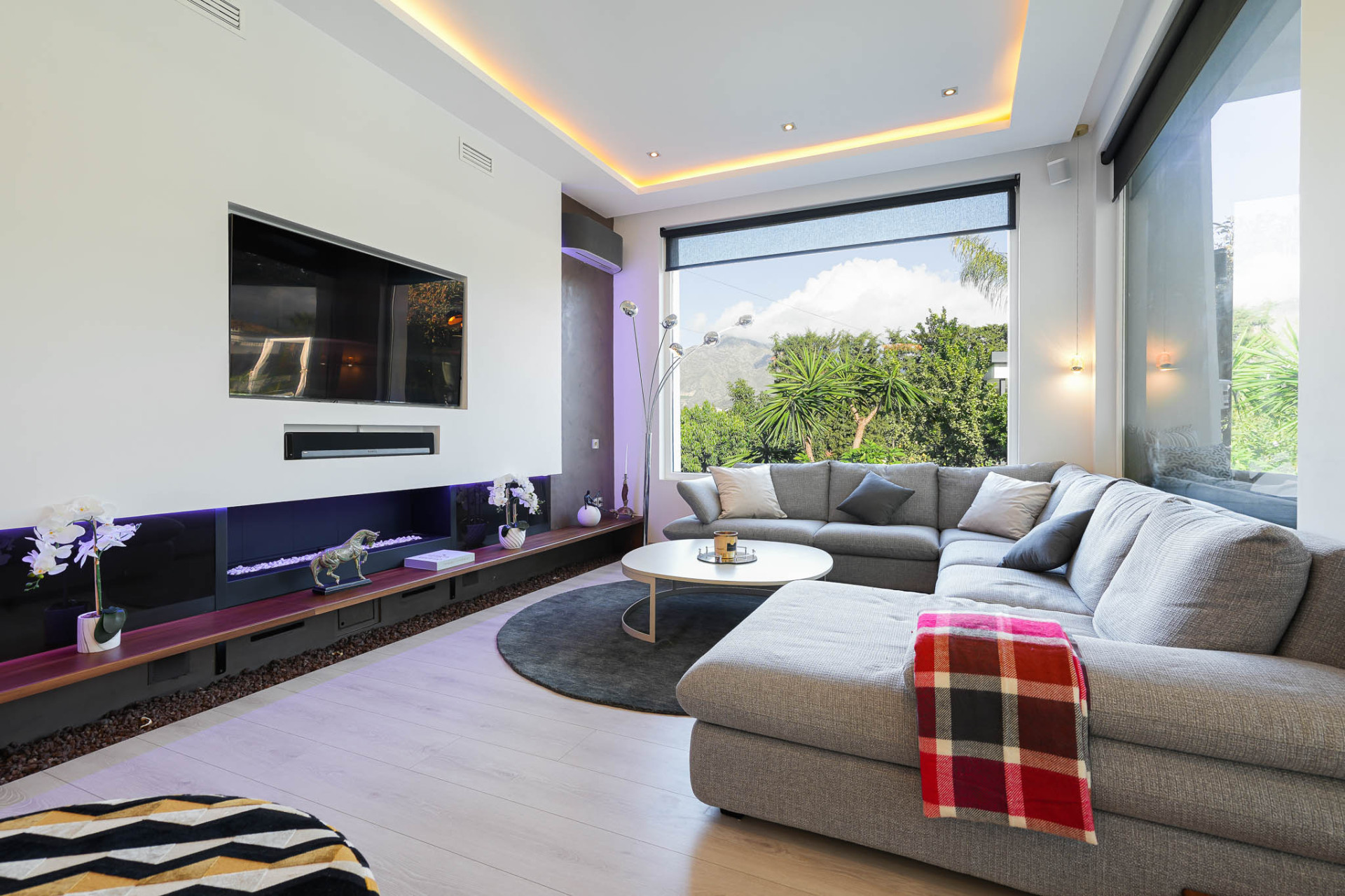 8 Bedroom Villa in Marbella - Photo 19