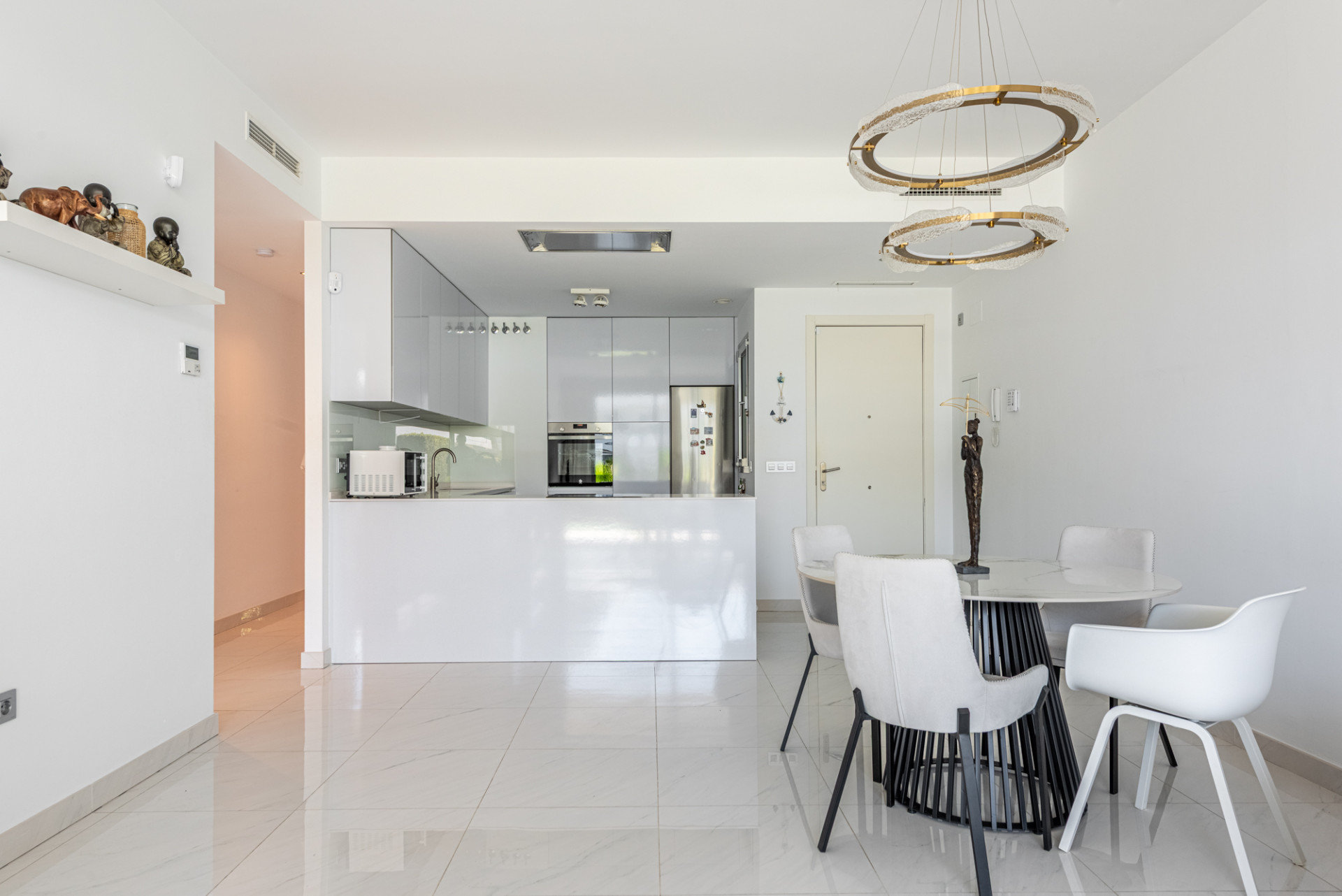 3 Bedroom Apartment in Estepona - Photo 7