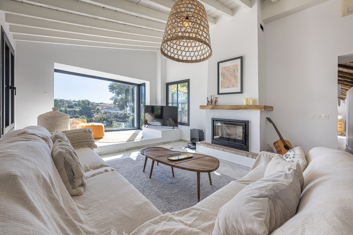 4 Bedroom Villa in San Pedro de Alcántara - Photo 17