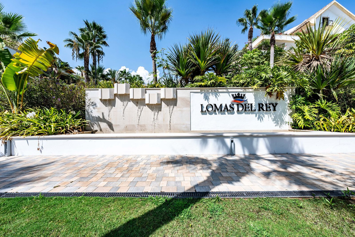 2 Bedroom Apartment in Marbella - Photo 41