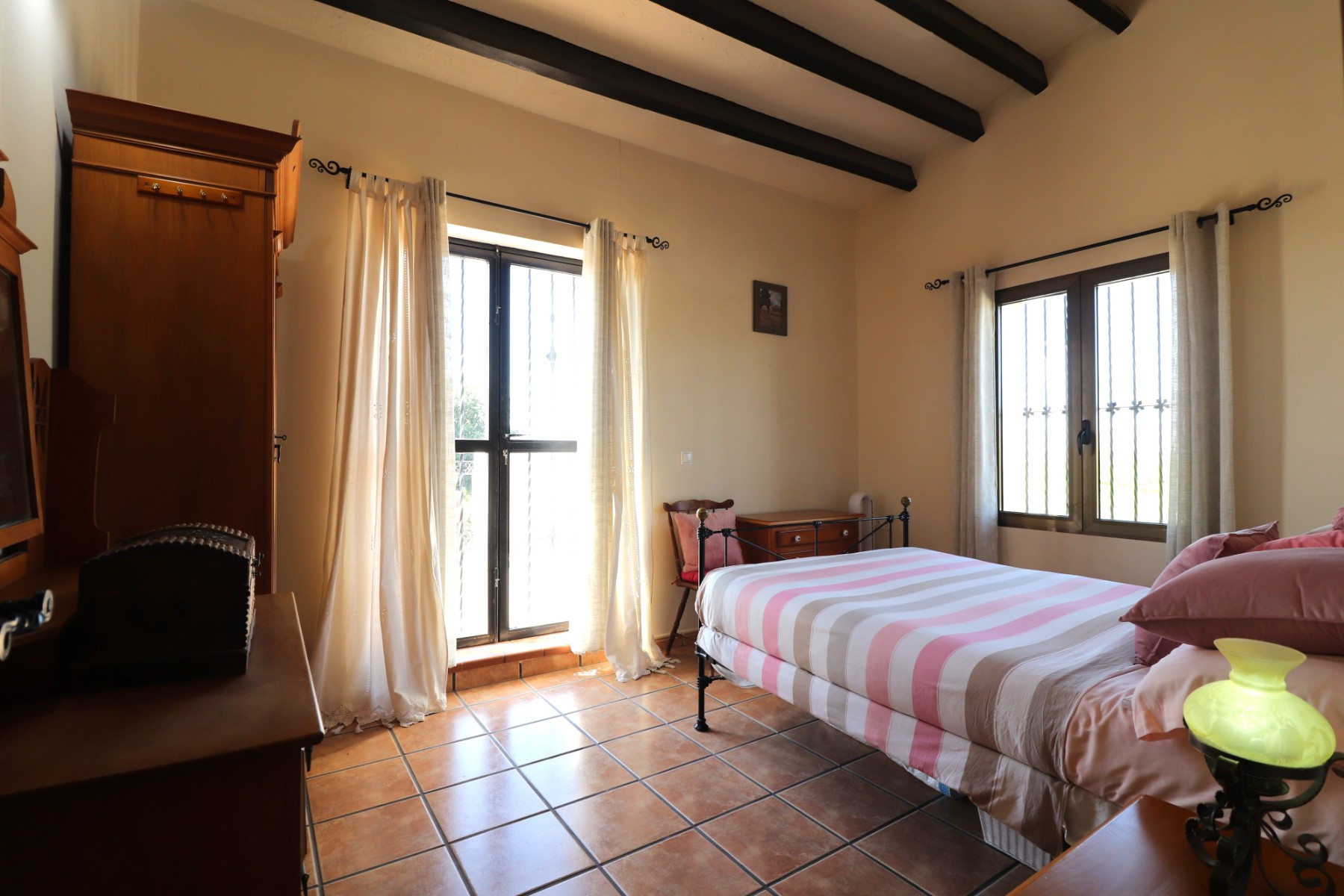 Chalet de 4 dormitorios en Alicante – Foto 23