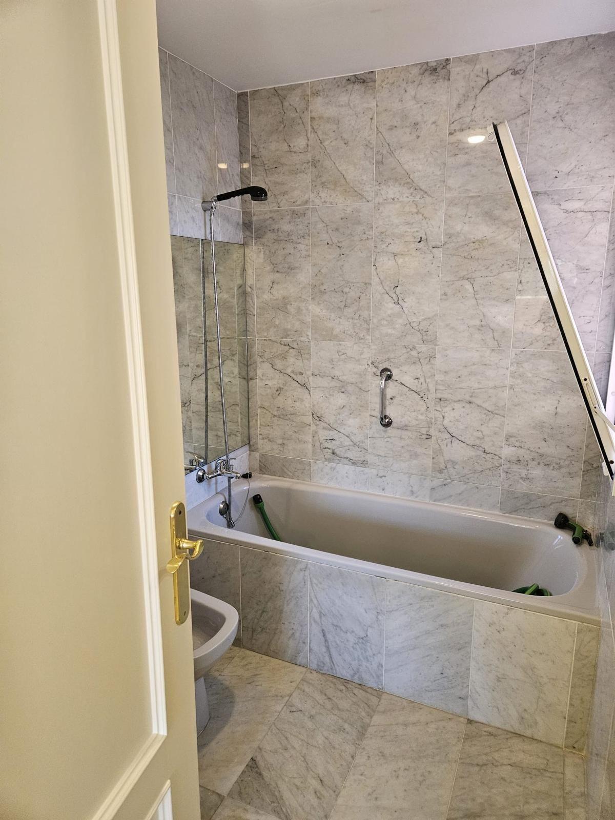 3 Bedroom Townhouse in Marbella - Photo 17