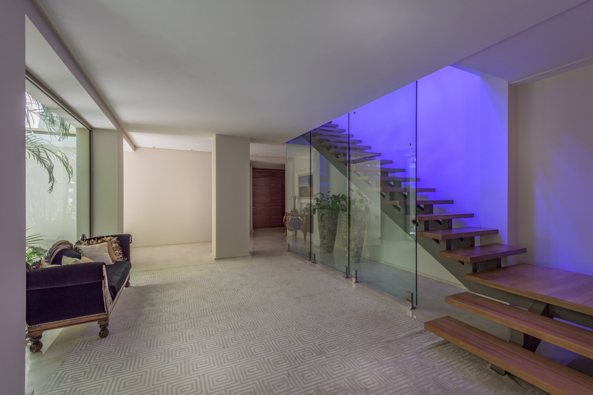 9 Bedroom Villa in Marbella - Photo 23