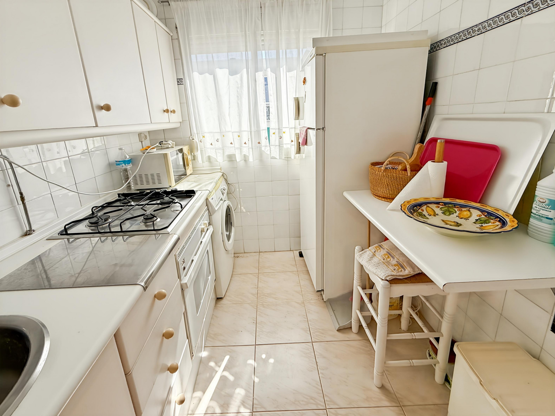 3 Bedroom Apartment in Estepona - Photo 12