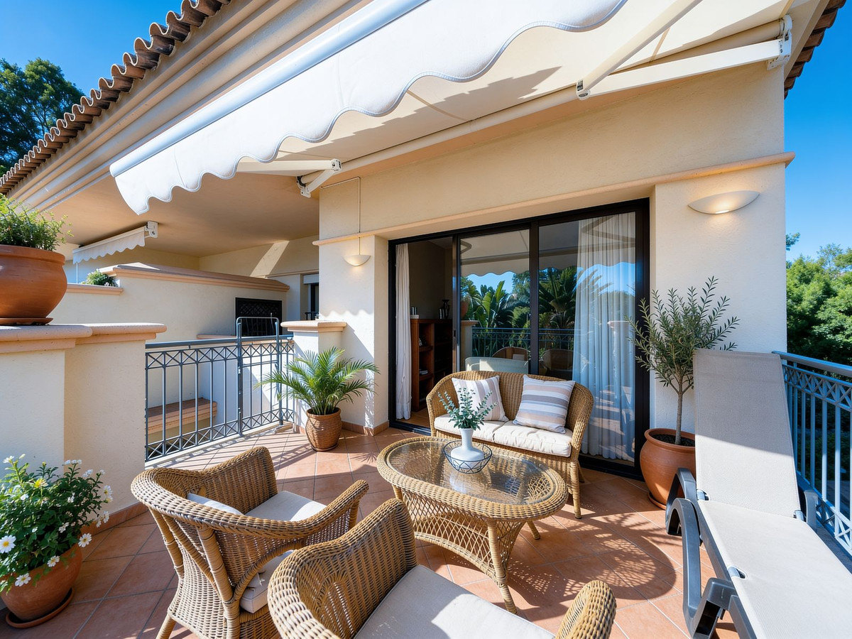 2 Bedroom Apartment in Marbella - Photo 7