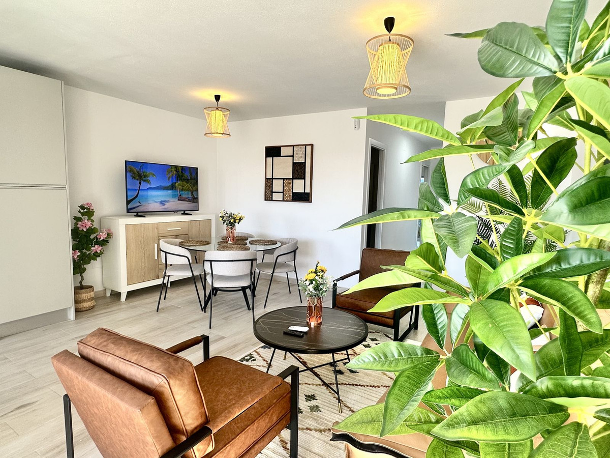 2 Bedroom Apartment in Mijas - Photo 10