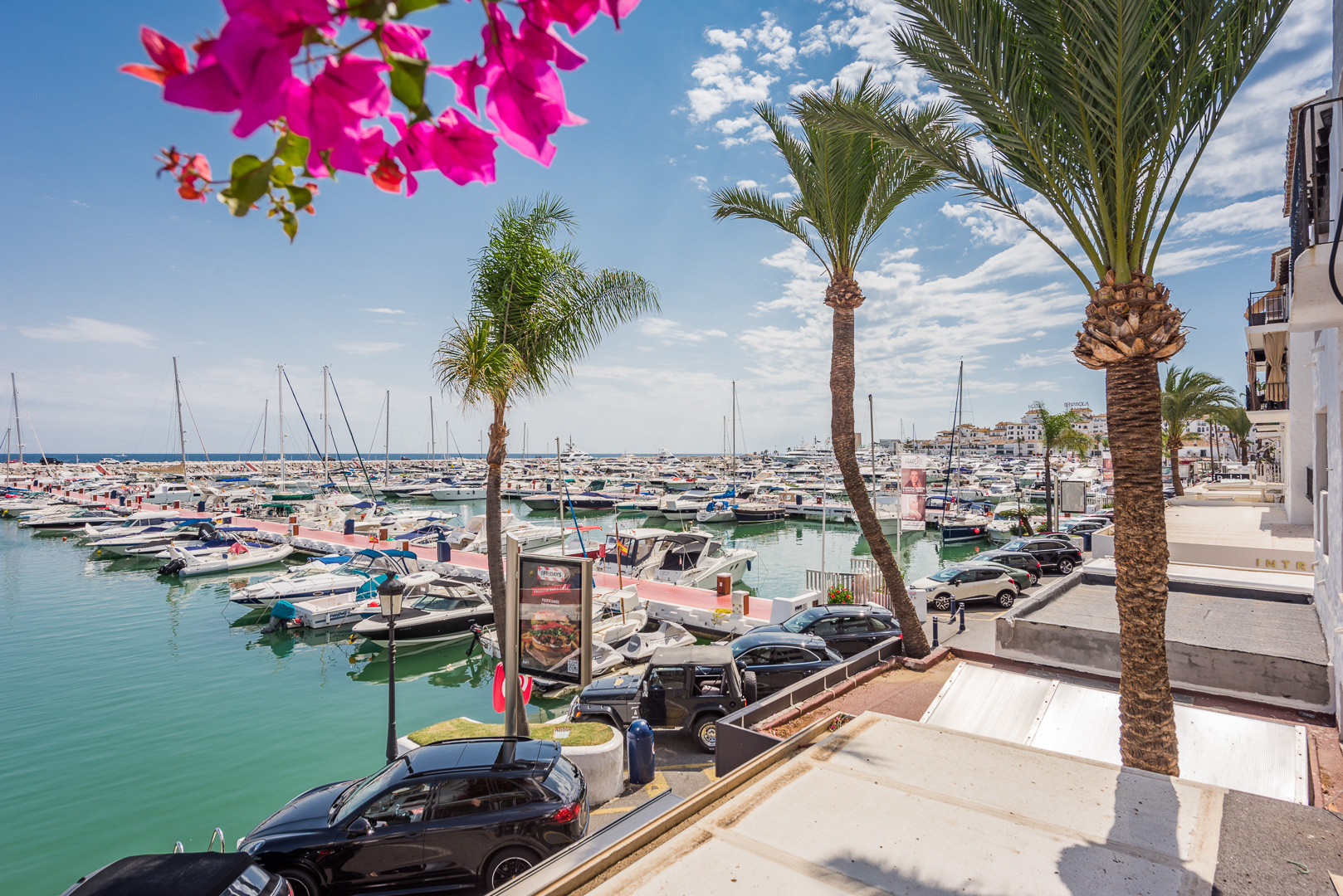 1 Bedroom Apartment in Marbella - Photo 2