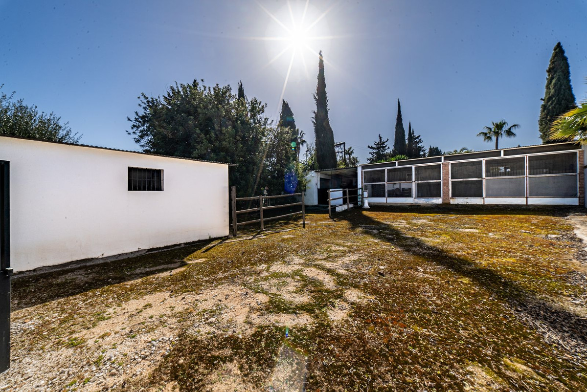 5 Bedroom Villa in Alhaurín de la Torre - Photo 67