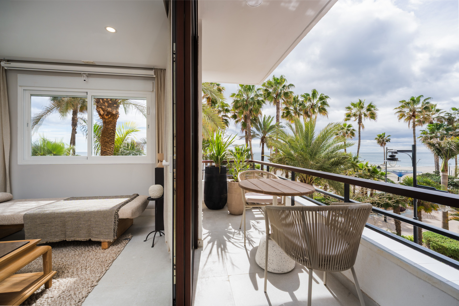 2 Bedroom Apartment in Estepona - Photo 6