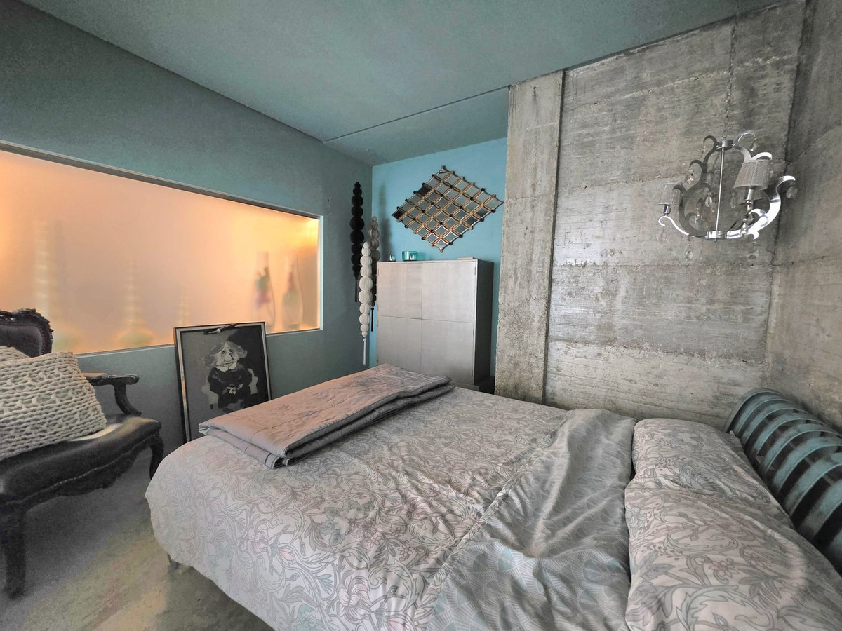 5 Bedroom Villa in Estepona - Photo 38