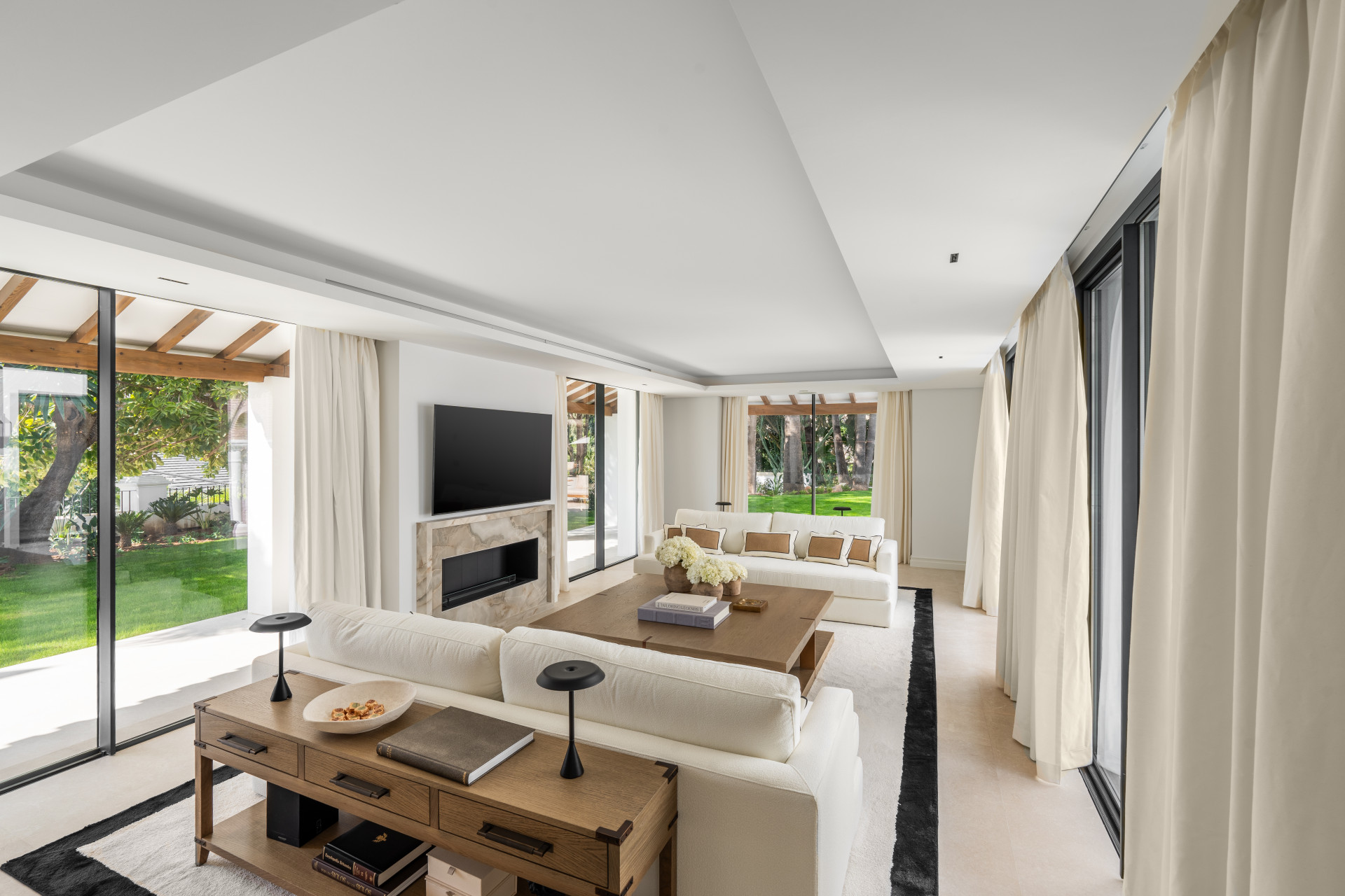 5 Bedroom Villa in Marbella - Photo 7
