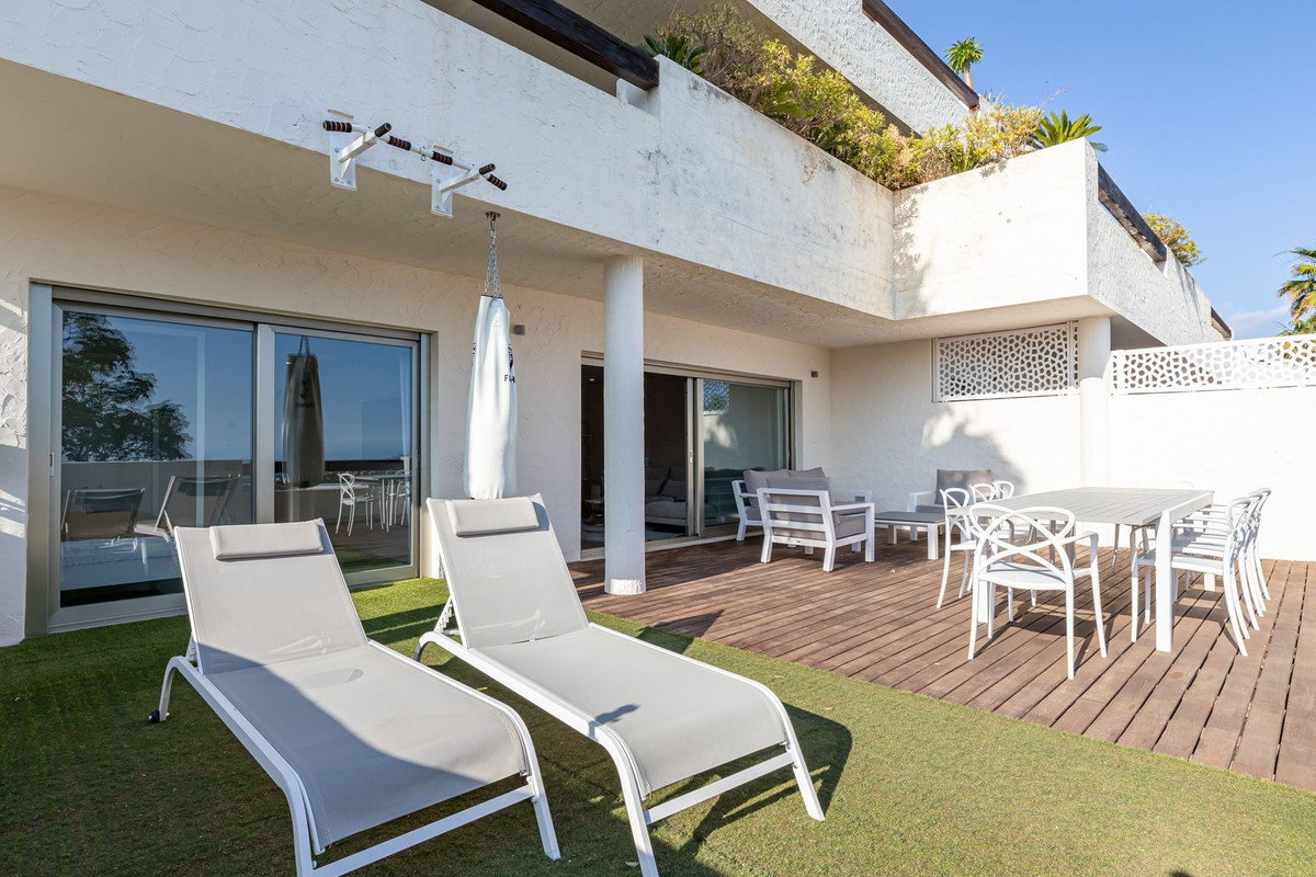 2 Bedroom Apartment in Benahavís - Foto 32